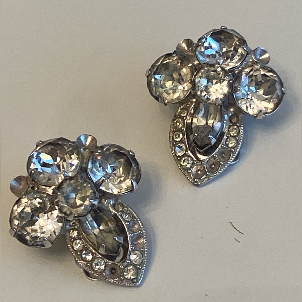 Vintage rhinestone clip earrings Eisenberg